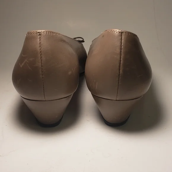 Ferragamo Tan and Black Gold Logo Heels - Picture 4 of 8